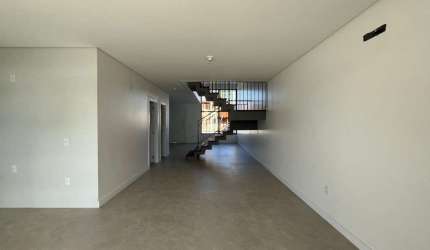 Casa Residencial de 3 dorms no bairro Lagoa Da Conceição