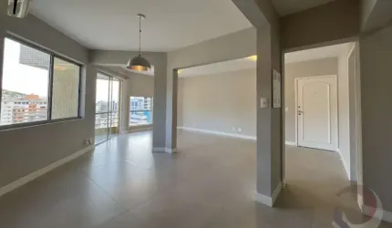 Apartamento de 2 dorms no bairro Centro