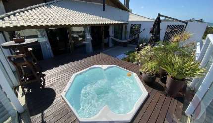 Cobertura de 3 dorms no bairro Campeche