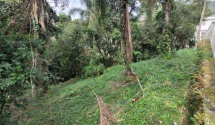 Terreno de 794.09m² no bairro Córrego Grande