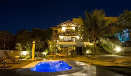 Casa Residencial de 11 dorms no bairro Praia Mole