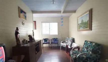 Casa Residencial de 4 dorms no bairro Praia Comprida