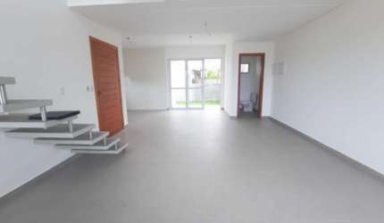 Casa Residencial de 3 dorms no bairro Pântano Do Sul