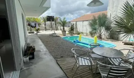 Casa Residencial de 3 dorms no bairro Coqueiros