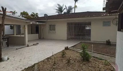 Casa Residencial de 2 dorms no bairro Caminho Novo