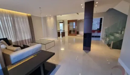 Casa Residencial de 302,04 m² com 4 suítes no bairro João Paulo