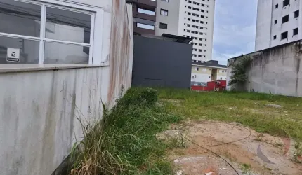 Terreno de 600m² no bairro Pedra Branca