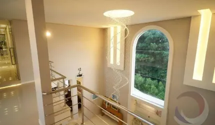 Casa Residencial de 5 dorms no bairro Rocado
