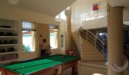 Casa Residencial de 3 dorms no bairro Capoeiras