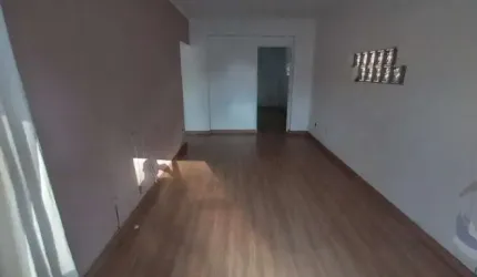 Casa Residencial de 4 dorms no bairro Barreiros