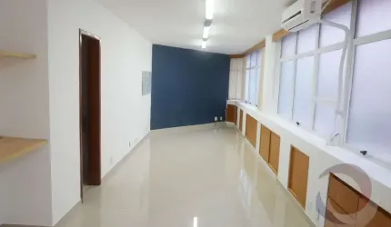 Sala Comercial de 42.38m² no bairro Centro