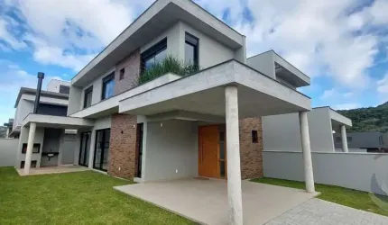Casa com 3 quartos no bairro Rio Tavares