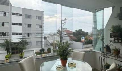 Apartamento de 3 dorms no bairro Itaguaçú