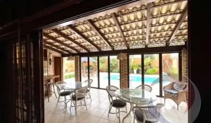 Casa Residencial de 3 dorms no bairro Jurerê Internacional
