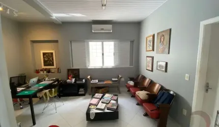 Casa Comercial de 104m² no bairro Agronômica