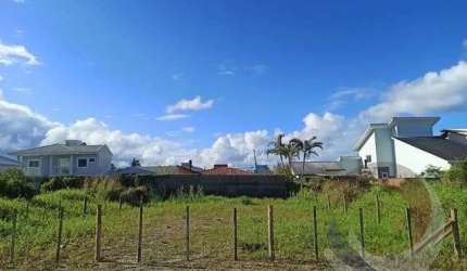 Terreno de 360m² no bairro Carianos