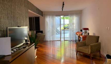 Apartamento de 4 dorms no bairro Agronômica