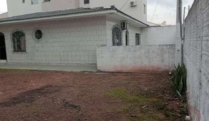 Terreno de 360m² no bairro Pagani