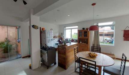 Casa Residencial de 5 dorms no bairro Campeche
