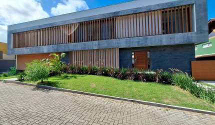 Casa Residencial de 4 dorms no bairro Rio Tavares
