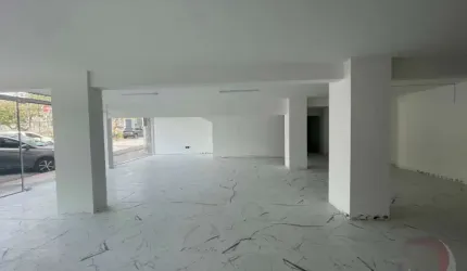 Loja de 481m² no bairro Estreito