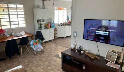 Casa Residencial de 3 dorms no bairro Coqueiros