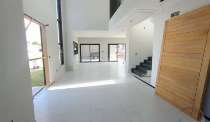 Casa Residencial de 4 dorms no bairro São João Do Rio Vermelho
