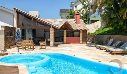 Casa de 289,57m² com 4 quartos sendo 2 suítes no João Paulo