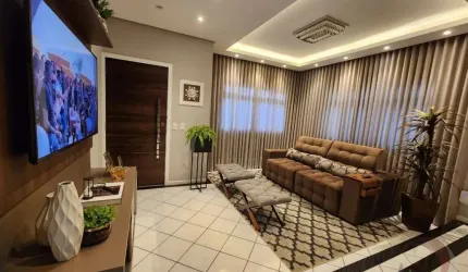 Casa Residencial de 3 dorms no bairro Centro