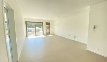 Apartamento de 3 dorms no bairro Morro Das Pedras