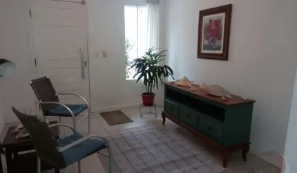 Casa Residencial de 3 dorms no bairro Canasvieiras
