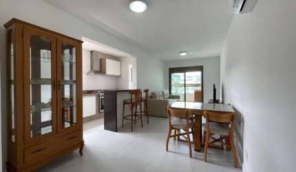 Apartamento de 79m² com 2 quartos no bairro Agronômica