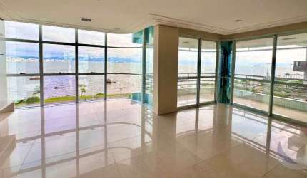 Apartamento de 4 dorms no Bairro Beira Mar