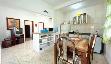 Casa Residencial de 3 dorms no bairro Pinheira