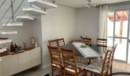Casa Residencial de 3 dorms no bairro Praia Comprida
