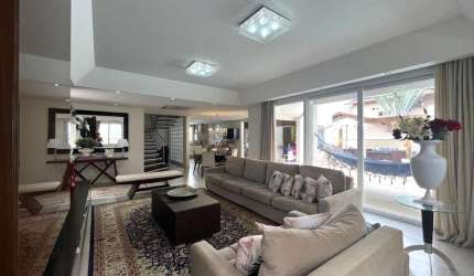 Casa Residencial de 4 dorms no bairro Campeche