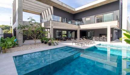 Casa Residencial de 5 dorms no bairro Jurerê Internacional