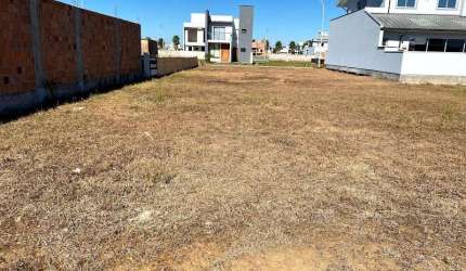 Terreno de 207.5m² no bairro Beira Rio