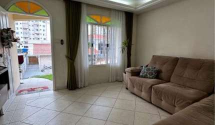 Casa Residencial de 4 dorms no bairro Areias