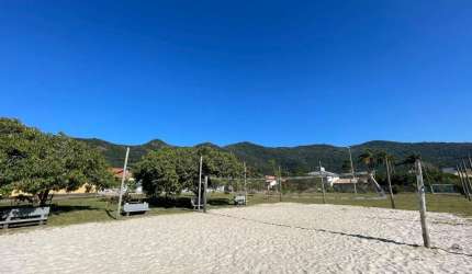 Terreno de 360m² no bairro Pântano Do Sul