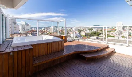 Cobertura de 3 dorms no bairro Estreito