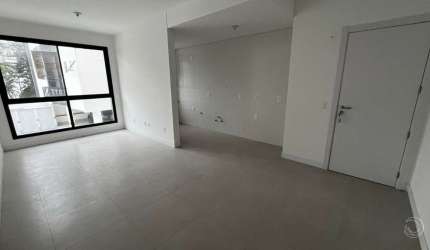 Apartamento de 2 dorms no bairro Carvoeira