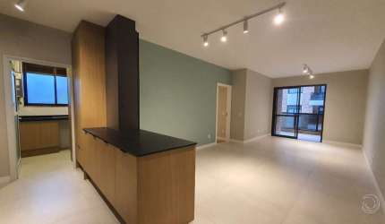 Apartamento de 4 dorms no bairro Itacorubi