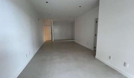 Apartamento de 4 dorms no bairro Itacorubi