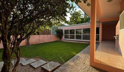Casa Residencial de 4 dorms no bairro Jurerê Internacional