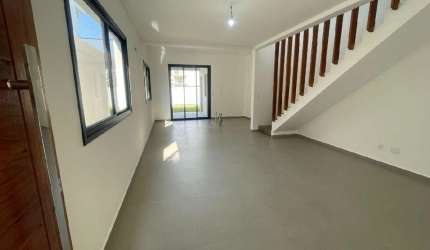 Casa Residencial de 3 quartos no bairro Açores