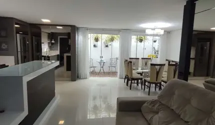 CASA RESIDENCIAL COM VIABILIDADE COMERCIAL