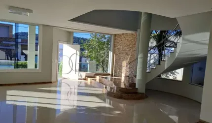 Casa Residencial de 3 dorms no bairro Pedra Branca