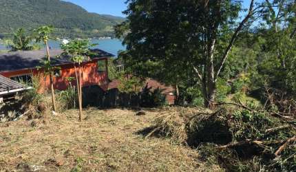 Terreno de 1752.59m² no bairro Ribeirao Da Ilha