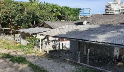 Terreno de 682m² no bairro Itacorubi